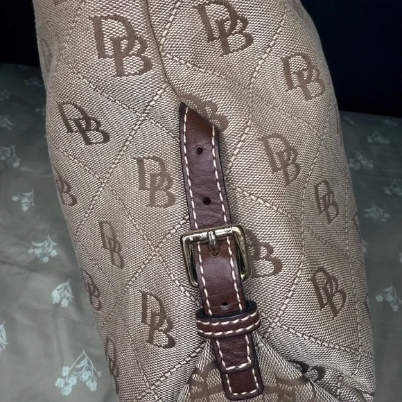 Dooney & Bourke - Large Brown& Tan Tote - EUC - Picture 5 of 16